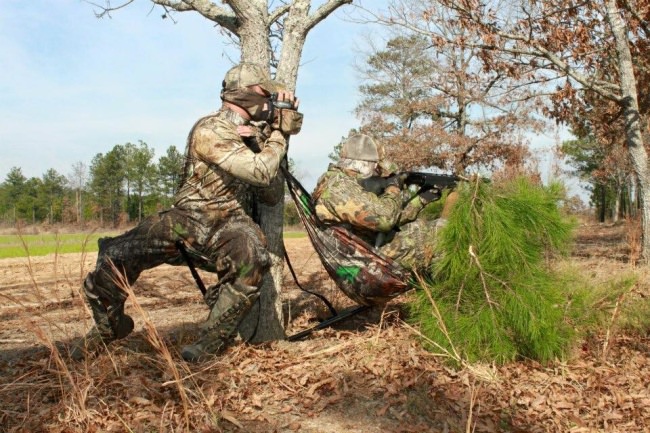 Hammock Seat
So you have kids that want to go hunting with you but can't sit still on the ground without breaking every leaf or limb near them. Put their hiney in a Hammock Seat and they will be quieter and less apt to fidget around.