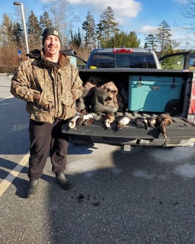 Another great day on the salt with a mixed bag. #drakealanticflywaynorth #maineduckhunting #DrakeWaterfowl #oldsquaw #seaducks #maineguide #tanglefree #allagashgamecalls