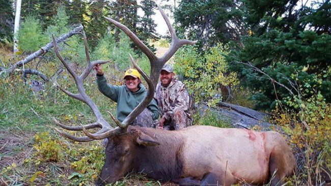 September Trophy Corner Winner is Lynette Tuttle. She got her ​Manti limited entry bull with family and friends hunting with GT Outfitters. She made 300 yard rifle shot on opening day. Check out this months Trophy's at http://bit.ly/2dAsHRf and send your photo to myadventures@finandfield.com for a chance to win your Fin & Field  swag. 

#TrophyCorner - #Brag - #BucketList - #PersonalBest - #Adventure  - #FinandField - #Hunting - #BookAHunt