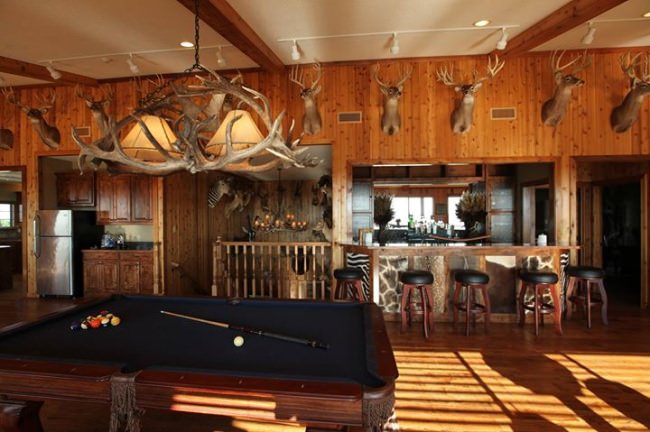 Anyone added to their collection of wall hangers yet this season? Send us your trophy pics to myadventures@finandfield.com so we can show them off for you!

#Hunting - #Adventure  - #FinandField