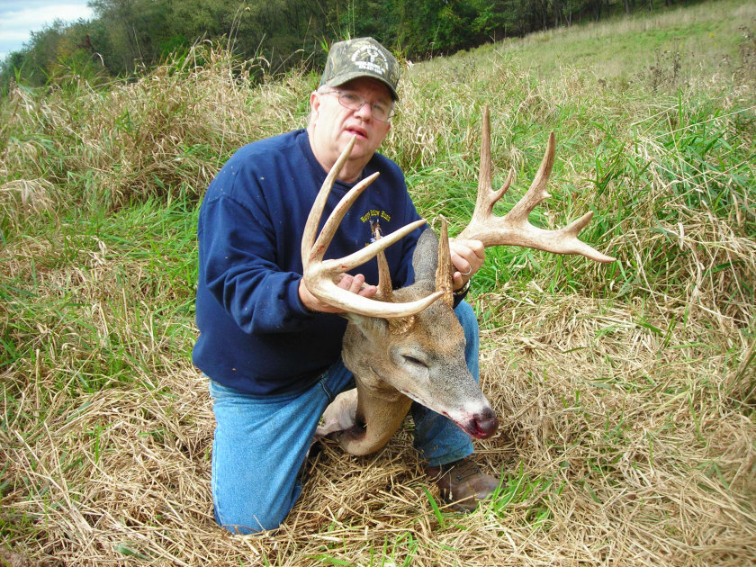 Hunt with Happy Hollow Hunts Fin & Field