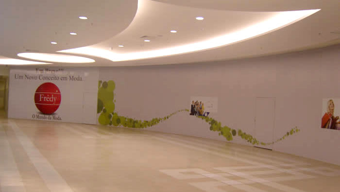 Instalação de adesivos em tapumes, Shopping Praça da Moça