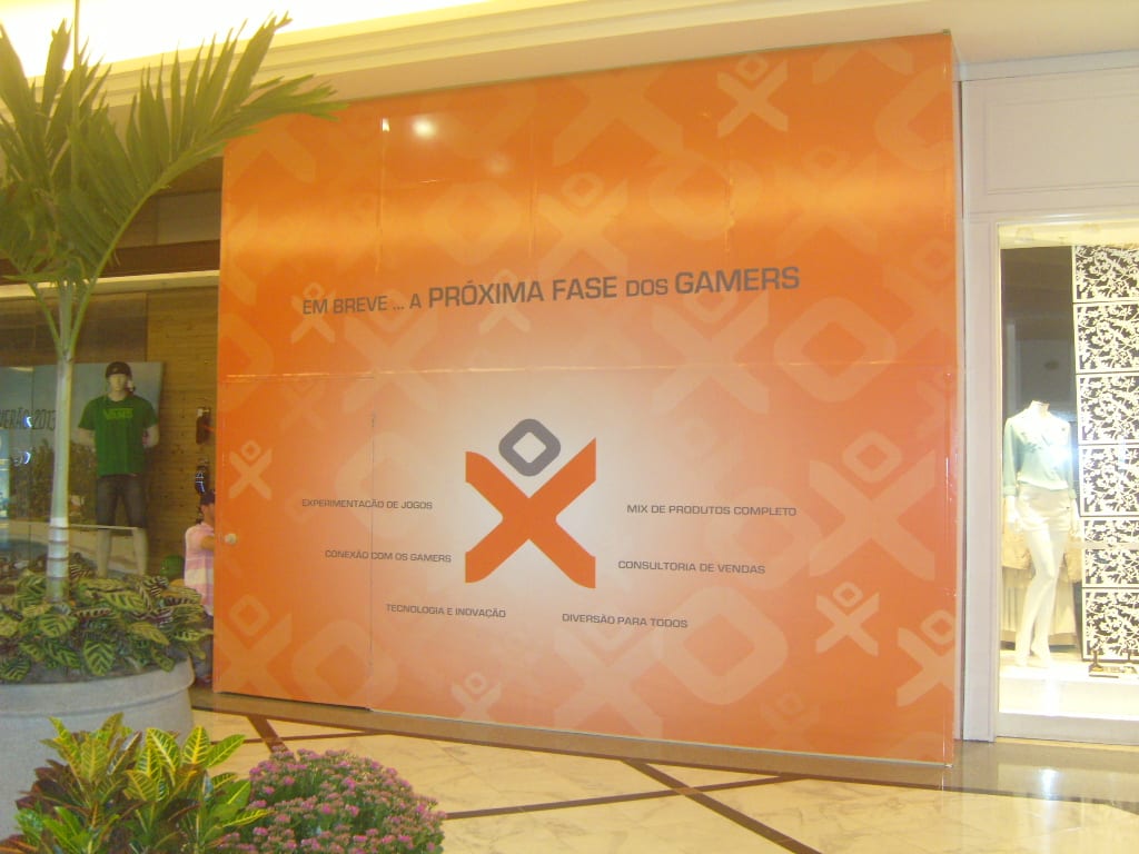 ADESIVAGEM DE TAPUMES LOJAS PRÓXIMO GAMES SHOPPING VILLA LOBOS E ELDORADO