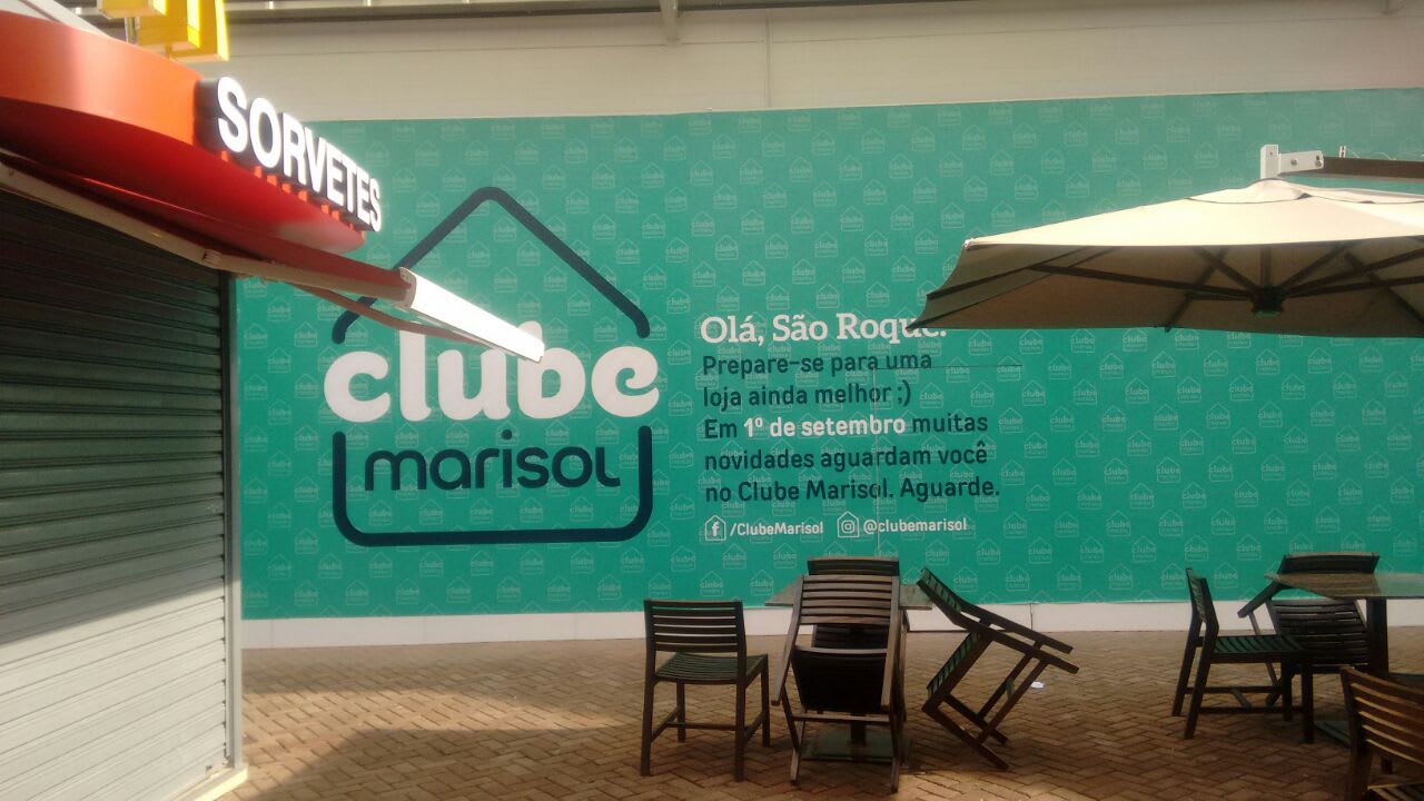 Tapume adesivado Catarina Fashion Outlet – Clube Marisol São Roque