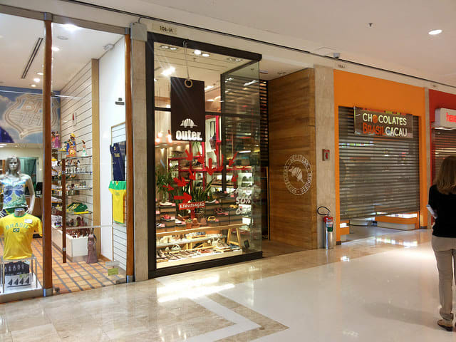 Vitrines Adesivadas Outershoes Shopping Morumbi