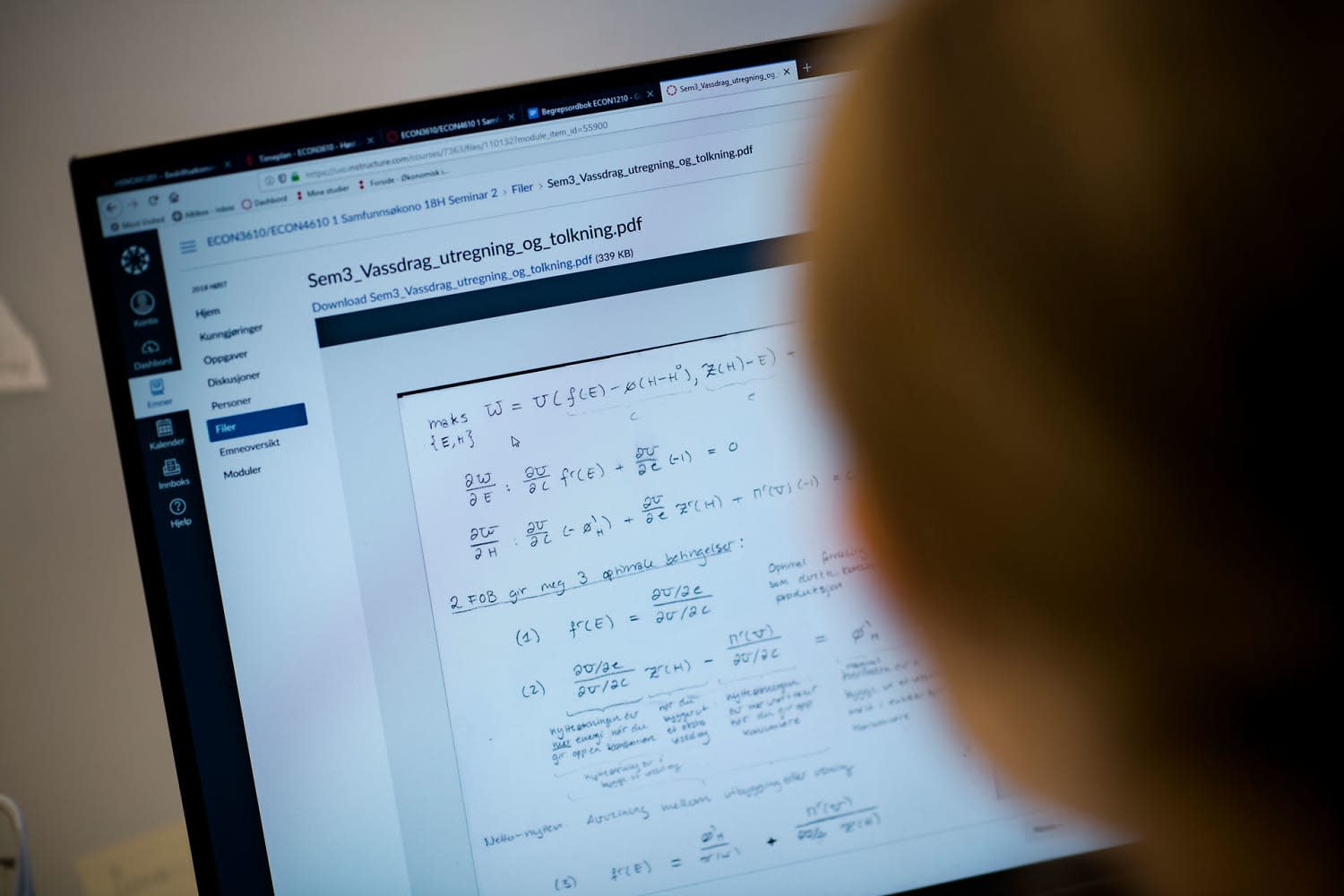 HJERNETRIKS: Det er lurt å gå videre til neste oppgave hvis du står fast. Hjernen vil fortsette å forsøke å finne løsninger på problemet mens du jobber med andre ting.