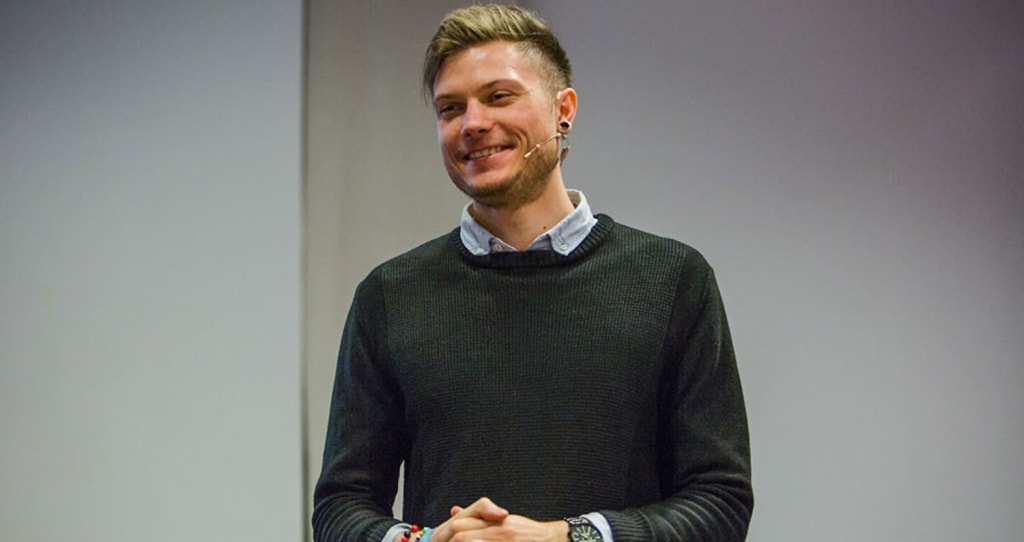 Christoffer Bertilsson er LinkedIn-ekspert.