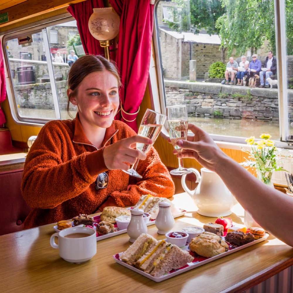 Yorkshire Afternoon Tea Cruise with Prosecco for Two Days Out