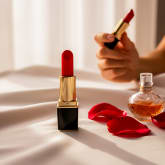 Thumbnail 1 - Glossy Lipstick Vibrator