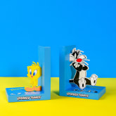 Thumbnail 1 - Warner Bros Looney Tunes Tweety And Sylvester Wooden Bookends