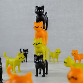 Catastrophe Stacking Cats Game