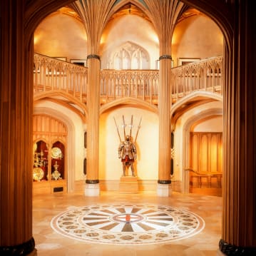 Entrance Windsor Castle & Sparkling Cream Tea at Clarence Brasserie for Two