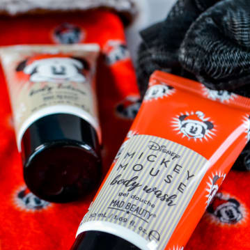 Mickey Mouse Jingle All The Way Bath & Body Stocking Set