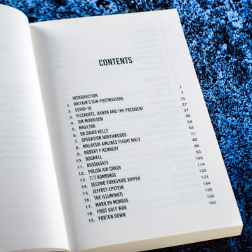 Conspiracy Book - The Greatest Cover-ups & Unsolved Mysteries