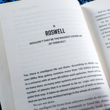 Conspiracy Book - The Greatest Cover-ups & Unsolved Mysteries