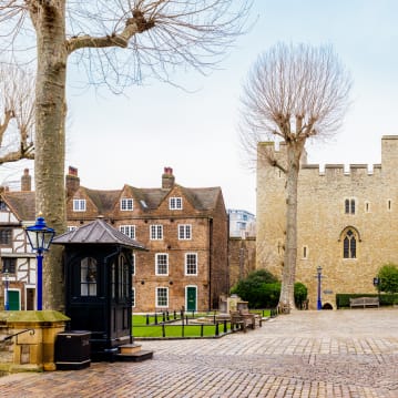Entrance to Tower of London & 3 Course Meal at The Shakedown for 2