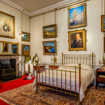 Entrance to Blenheim Palace & Lunch at The Macdonald Bear Hotel for Two
