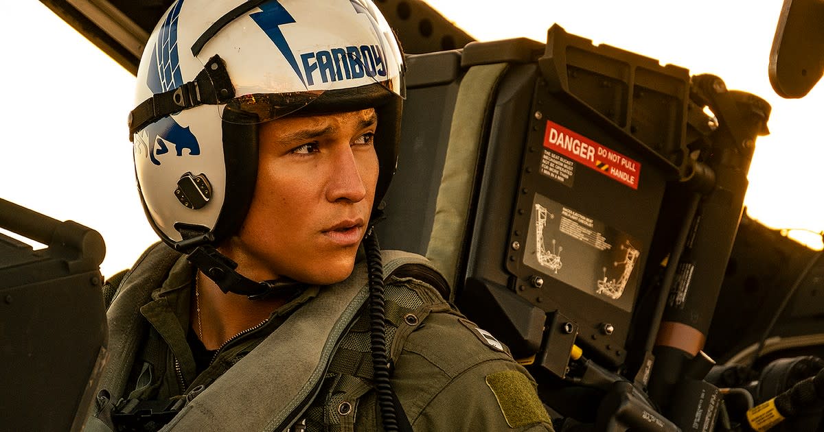 Top Gun Maverick tähti Danny Ramirez hurmaa myös Instagramkuvillaan