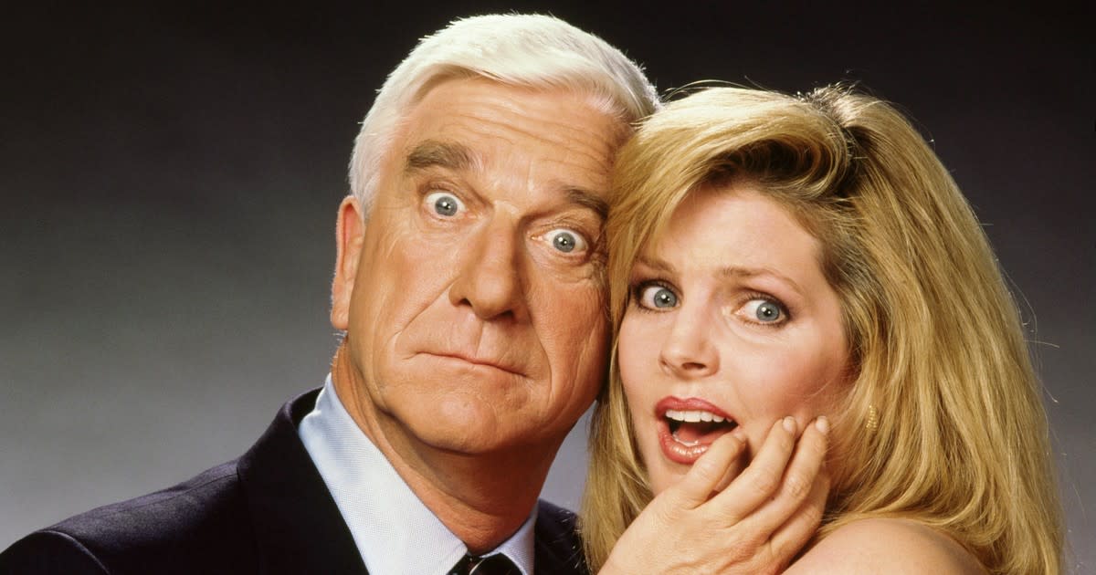 Присцилла пресли и лесли нильсен. Шестой элемент лесли. Шестой элемент лесли. Лесли нильсен без вины виноватый. Шестой элемент лесли.