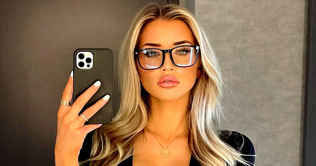 Instagram Povipommi Mikayla Demaiter 22 On Superkuuma Jääkiekkoilija