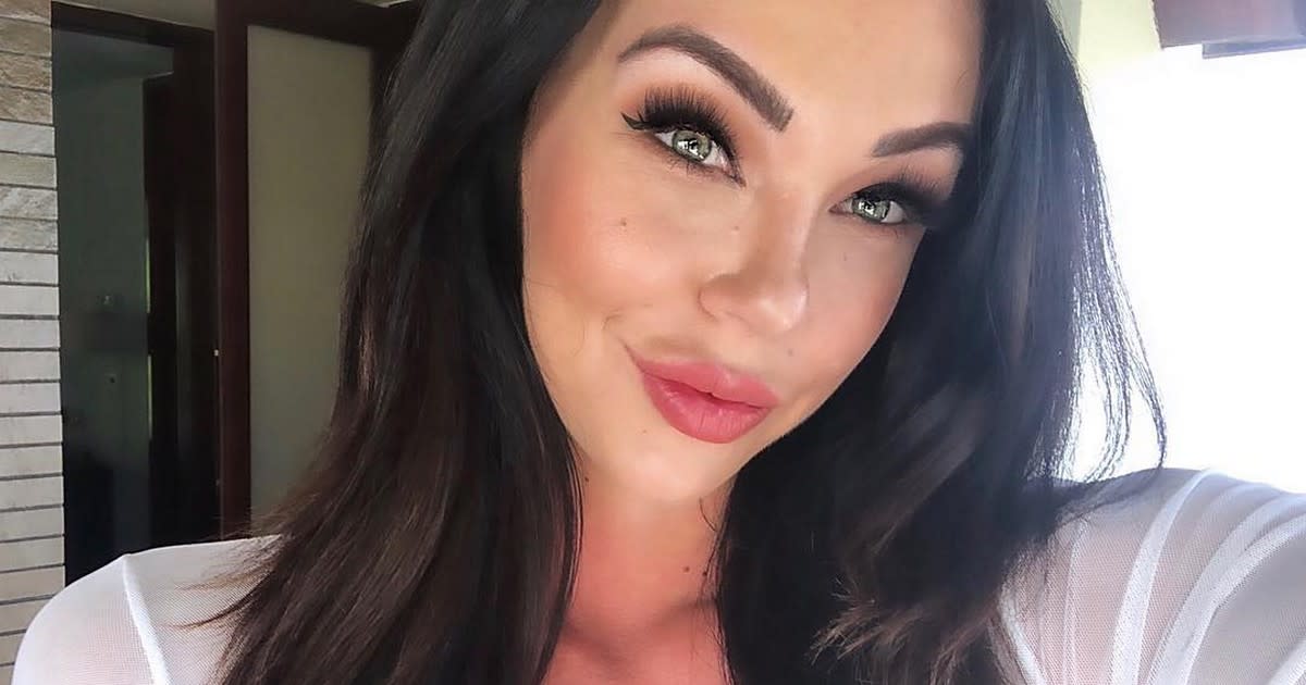 Mikä bikinipeppu! Savanna Iozzo, 29, ei jätä ketään kylmäksi