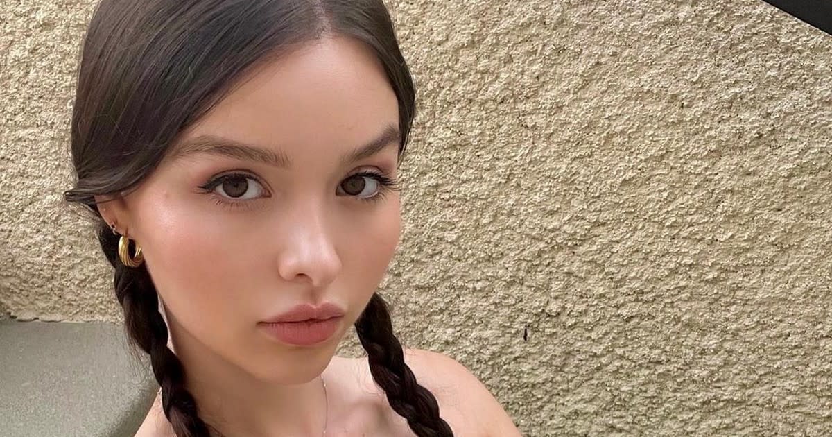 TikTok-povipommi Sophie Mudd, 23, ei bikineitä pelkää