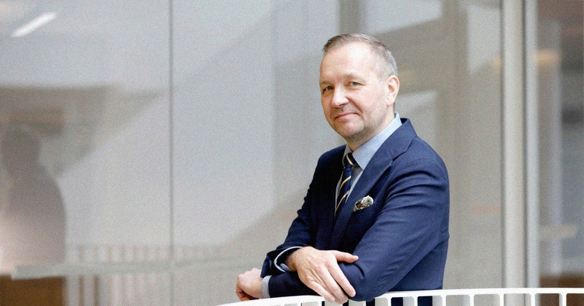 Perheyrityksen omistaja ja seuraava sukupolvi suunnittelevat yrityksen omistuksen siirtämistä