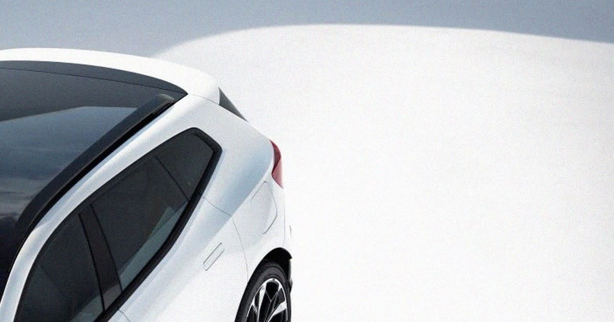 Uusi Polestar 4 SUV sähköauto