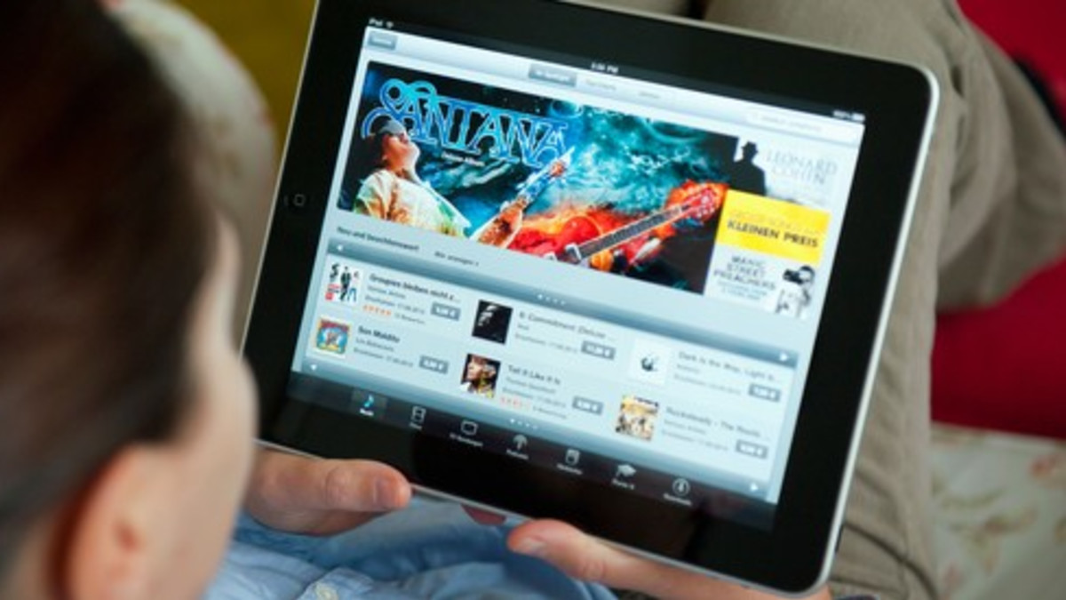 Digitaalisen musiikin myynti laski ensimmäistä kertaa