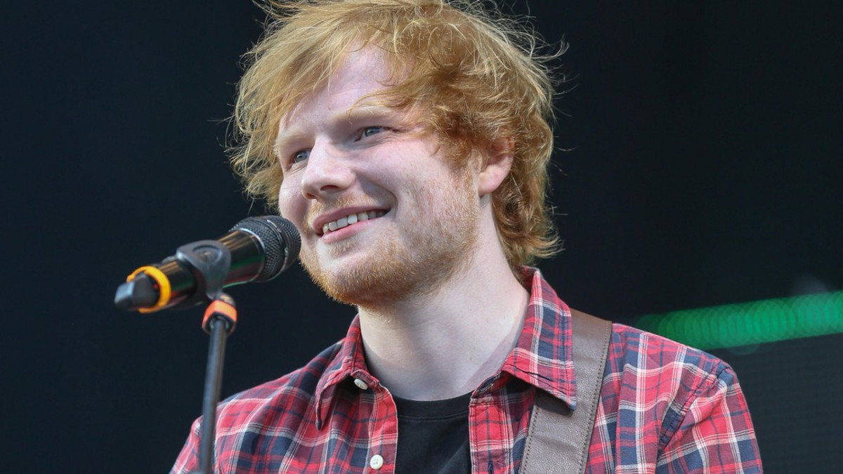 Laulaja Ed Sheeran on täysin koukussa tähän aineeseen - kantaa mukanaan kaikkialle ja vielä tatuointi sen kunniaksi
