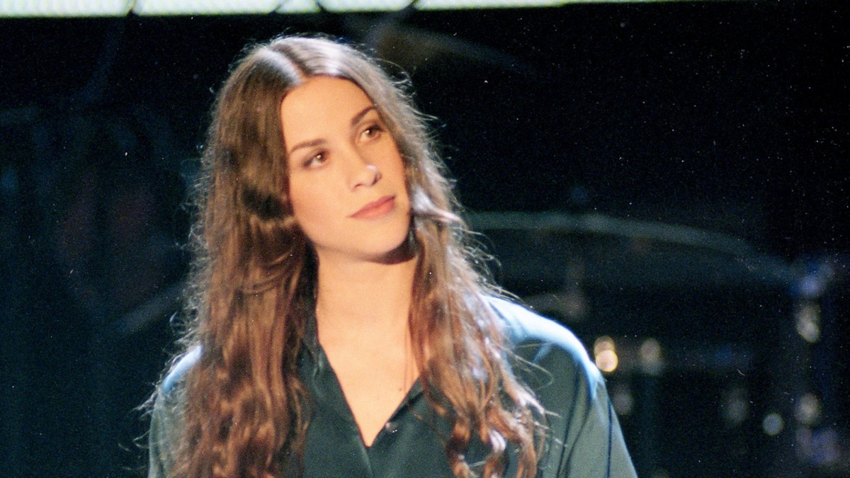 Tältä näyttää Alanis Morissette, 50, nyt - mukana myös Mario-mies