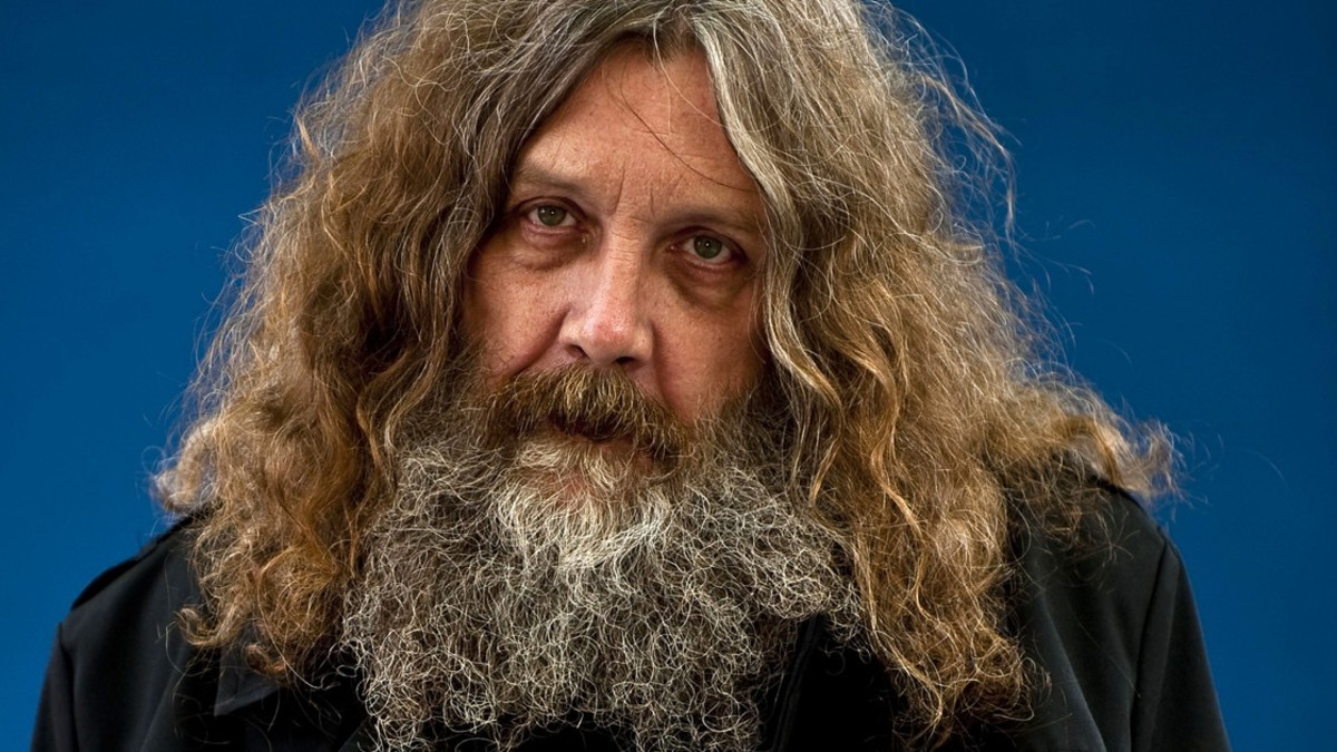 Alan Moore pyytää DC:n lahjoittamaan hänen elokuva- ja tv-rojaltinsa Black Lives Matter -liikkeelle