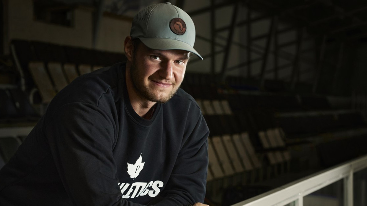 Jääkiekkoilija Aleksander Barkov ja Puhdistamo solmivat kumppanuuden