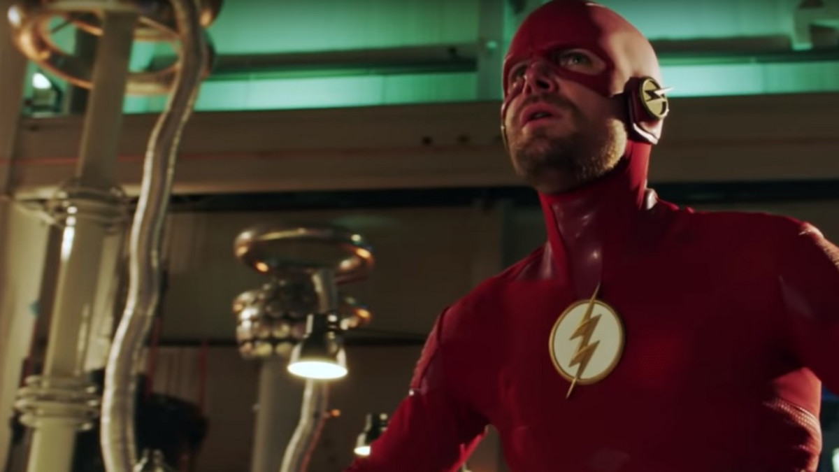 Arrow-sarjan ja spinoffien yhteistarinasta uusi traileri - Elseworlds näyttää huikealta