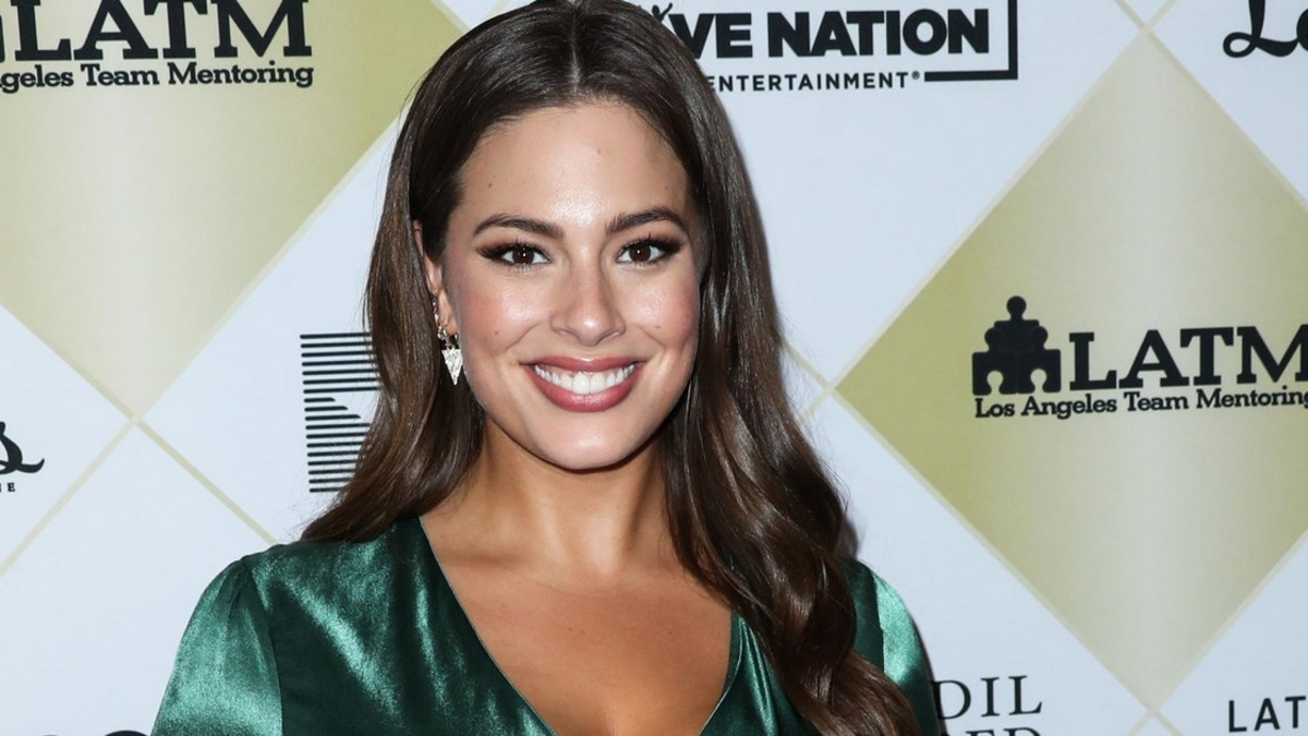 Kurvikaunotar Ashley Graham hurmasi tyylikkäänä (ja seksikkäänä)