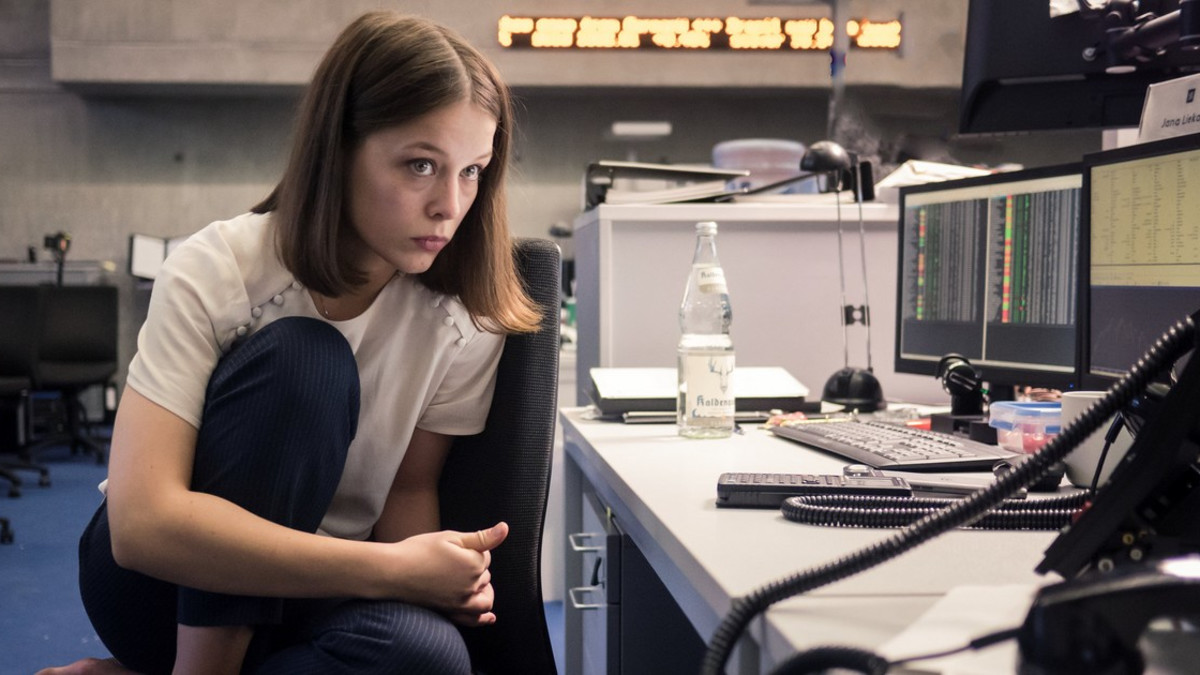 Hienoa! HBO Nordic tuo Bad Banks -sarjan Suomeen