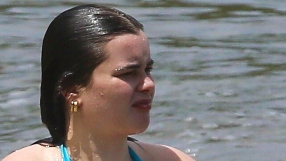 Euphoria-tähti Barbie Ferreira bikineissä Brasiliassa