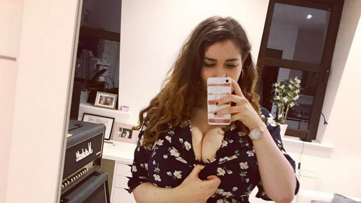Mikä povipommi! Instagram-suosikki Bella Brewer tunnetaan jättimäisistä luomukurveistaan