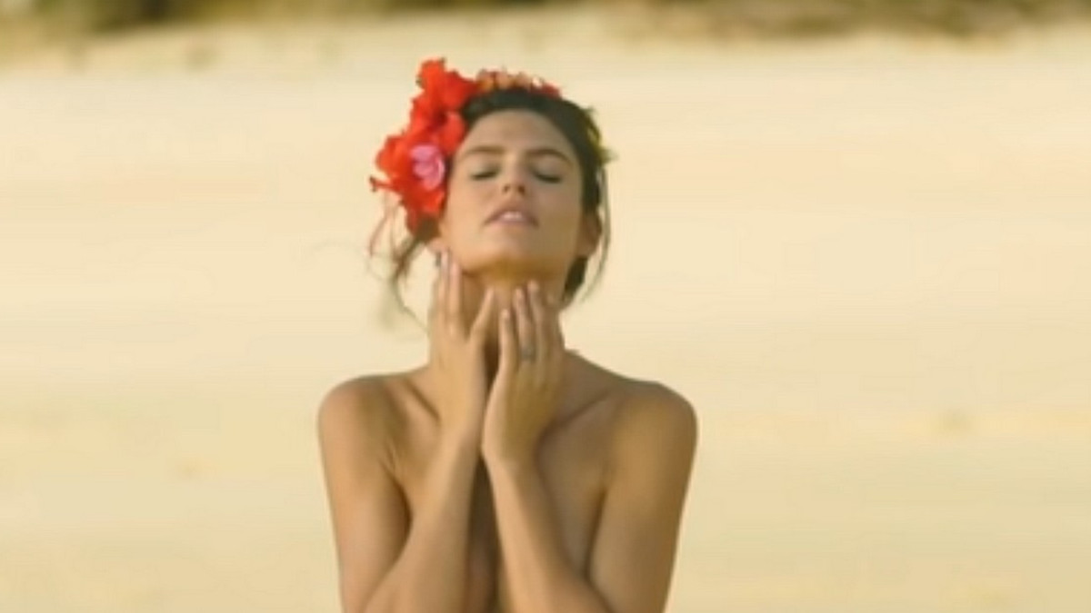 Bikiniyllätys! - 32-vuotias italialainen seksipommi on vuoden tulokas