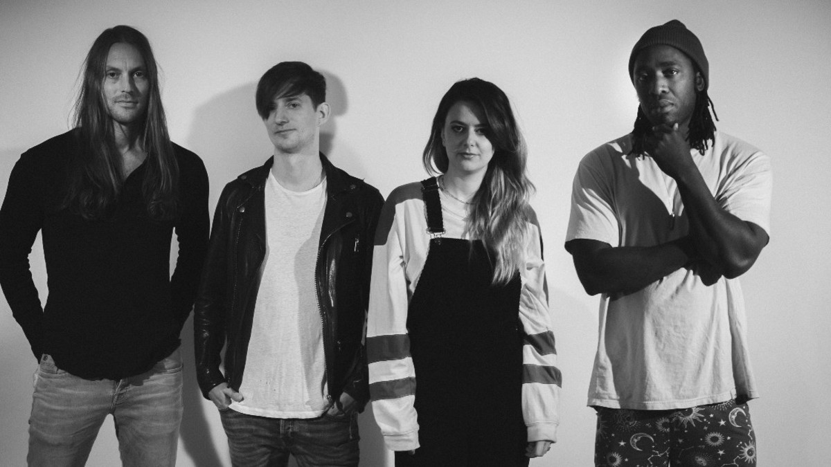 Bloc Party: "If We Get Caught kertoo siitä hetkestä, kun tajuaa, että peli on menetetty"