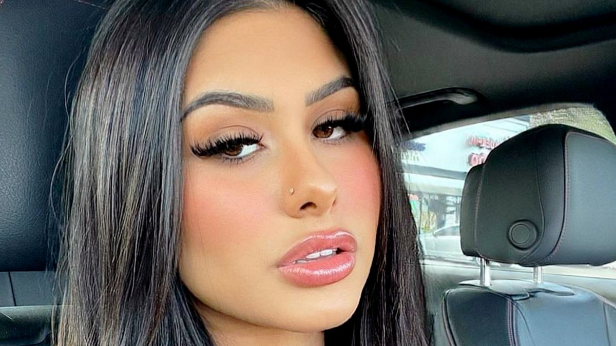 Kurveja piisaa pikkubikineissä! Brianna Garcia, 23, loksauttaa leuat