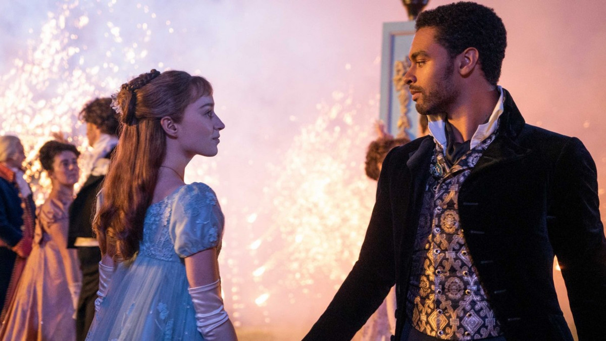 Bridgerton-kirja Salainen sopimus jo kaupoissa Suomessa - näin seuraavat Julia Quinn -kirjat ilmestyvät suomeksi - Netflix-sarja villitsee