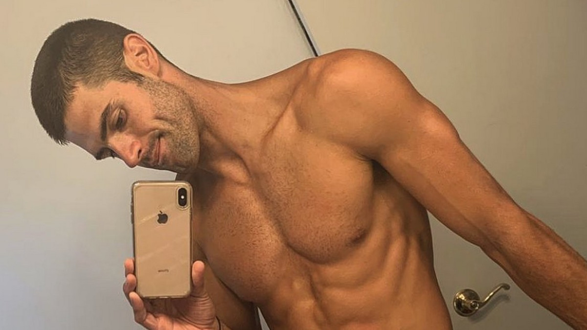 Lihakset kunnossa! Jenkkikomistus Chad White, 38, ei jätä ketään kylmäksi