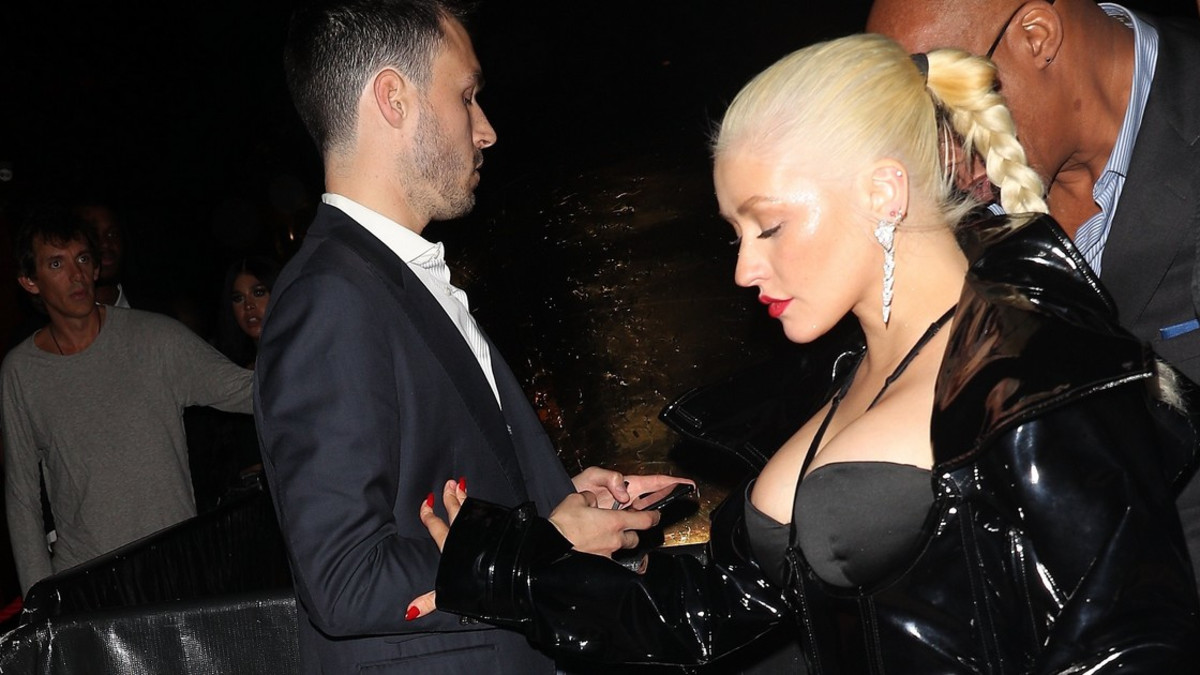Mikä povi! Christina Aguilera käänsi päät