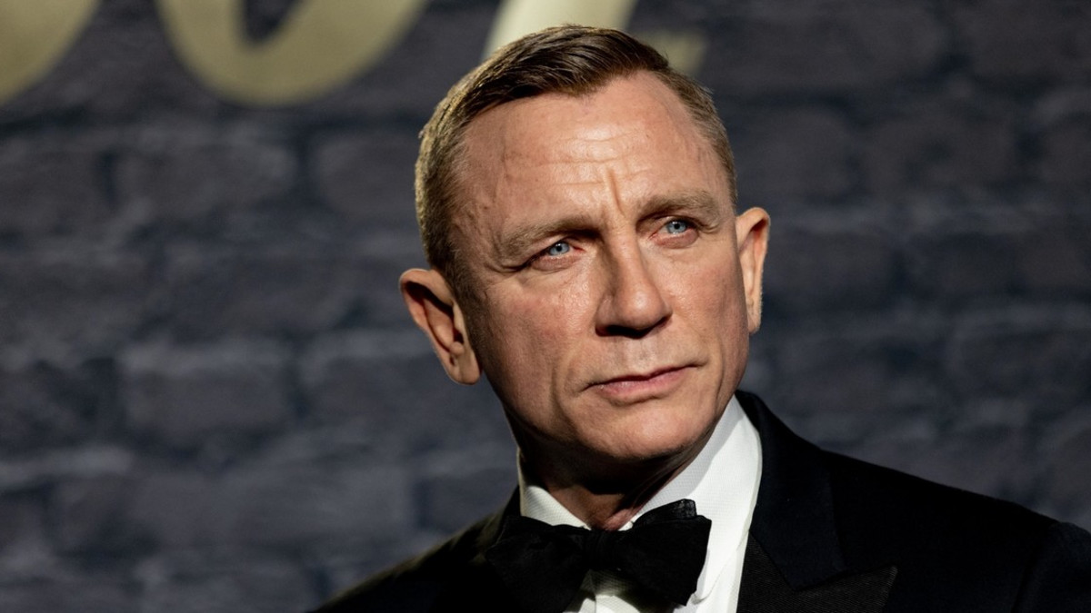James Bond -komistus Daniel Craig osaa todella poseerata