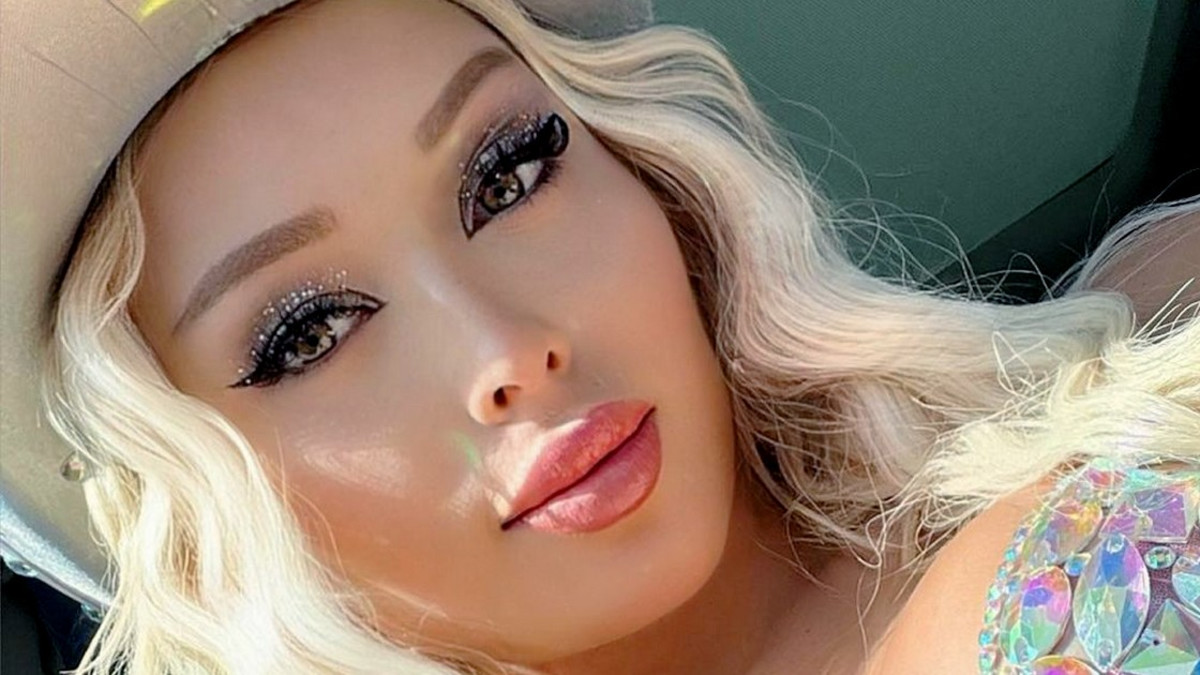 Daniella Chavez ei bikinipyllyään piilottele - 16,5 miljoonaa Instagram-seuraajaa