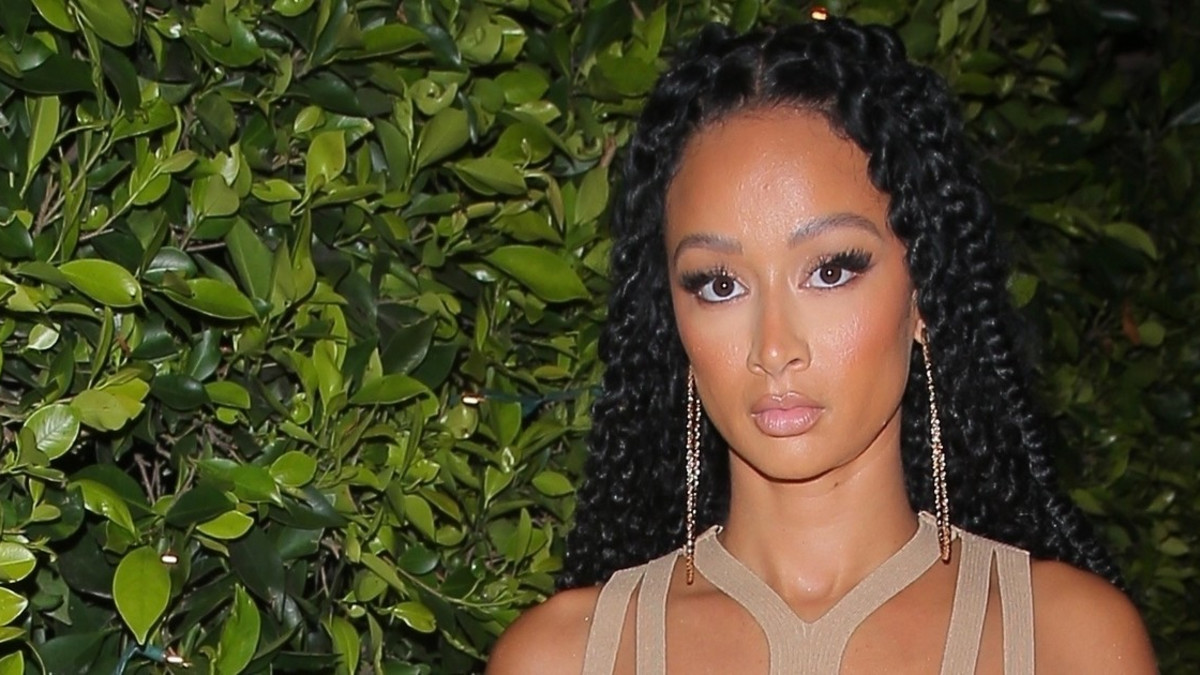 Huh, miten ihonmyötäinen asu kurvikaunottarella! Draya Michele ei ujostele