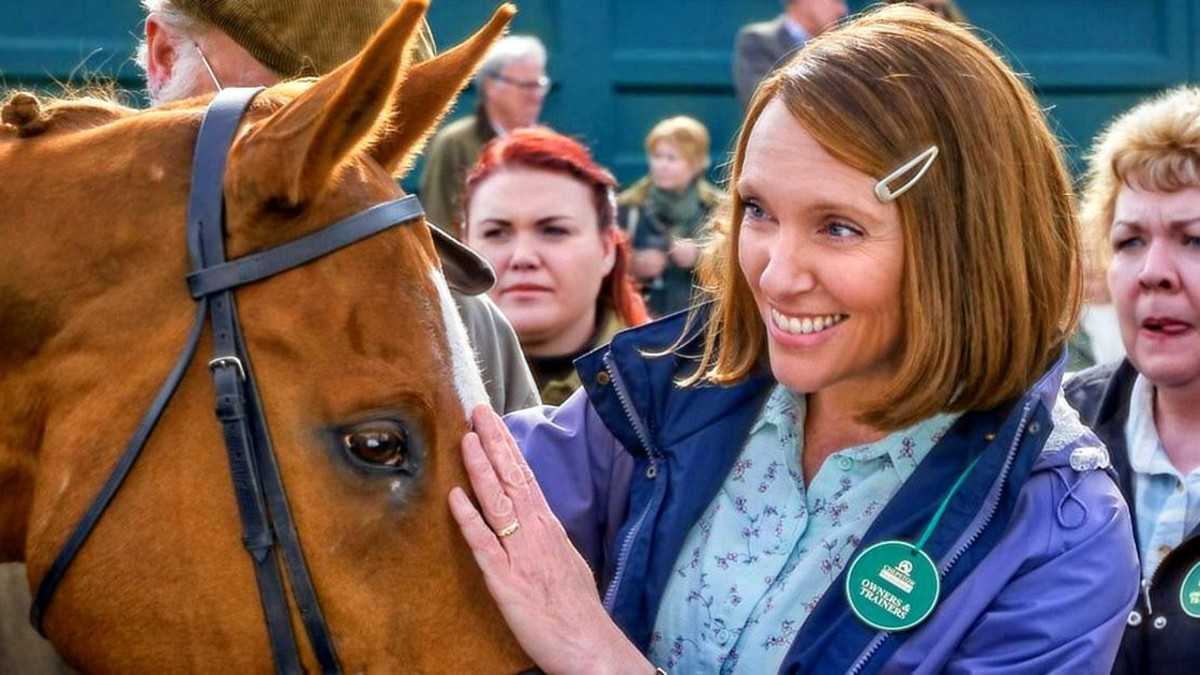 Elisa Viihde Viaplay: Uusi hevosleffa! Toni Collette tähdittää draamakomediaa Dream Horse