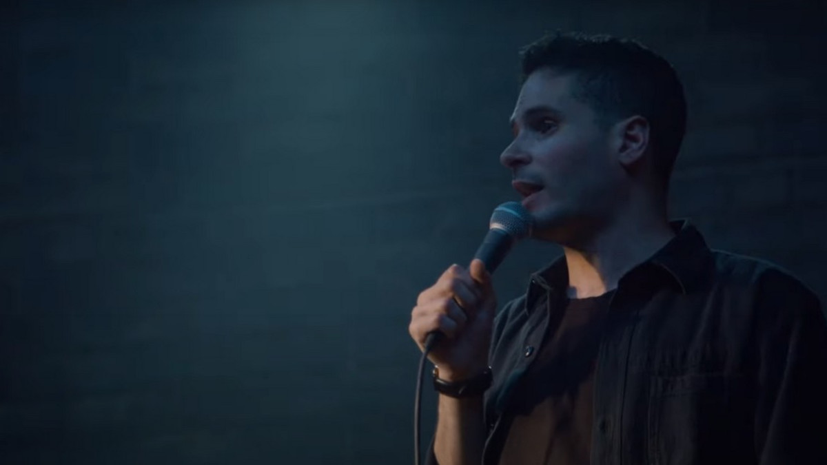 HBO Max sai uuden stand up -spesiaalin - Drew Michael: Red Blue Green