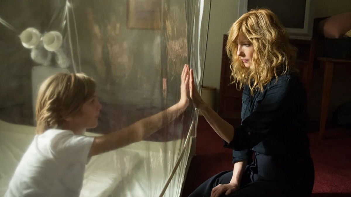 Hyytävä suomitraileri! Netflix esittää uunituoreen Sinister 2 -ohjaajan kauhuleffan Eli - mukana myös Stranger Things -tähti
